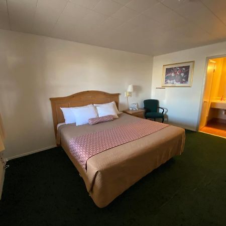 Rainbow Inn Carrizozo Bagian luar foto