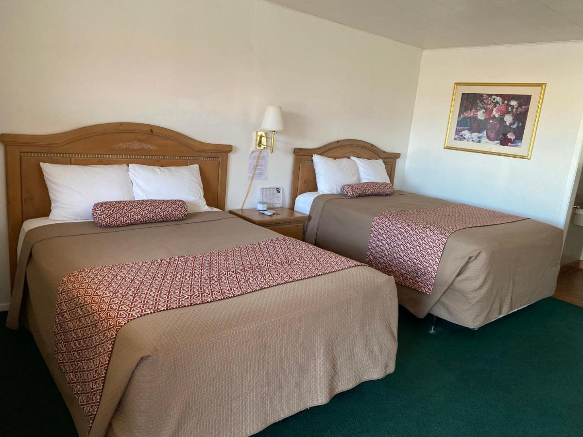Rainbow Inn Carrizozo Bagian luar foto