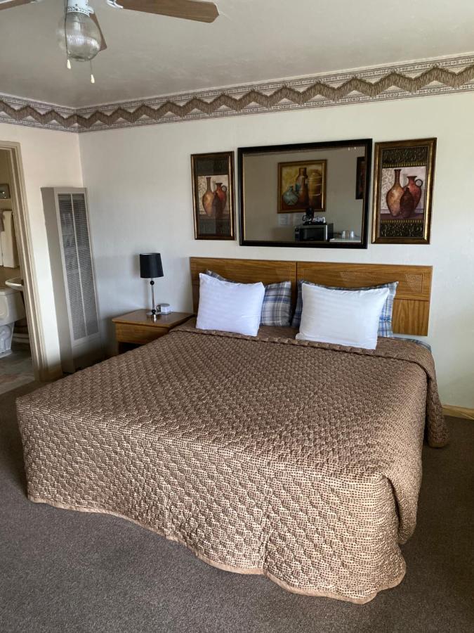 Rainbow Inn Carrizozo Bagian luar foto