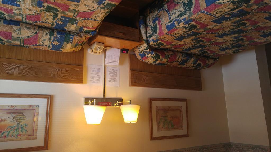 Rainbow Inn Carrizozo Bagian luar foto
