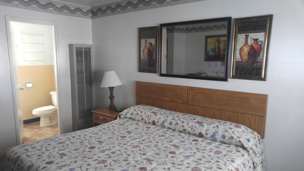 Rainbow Inn Carrizozo Bagian luar foto