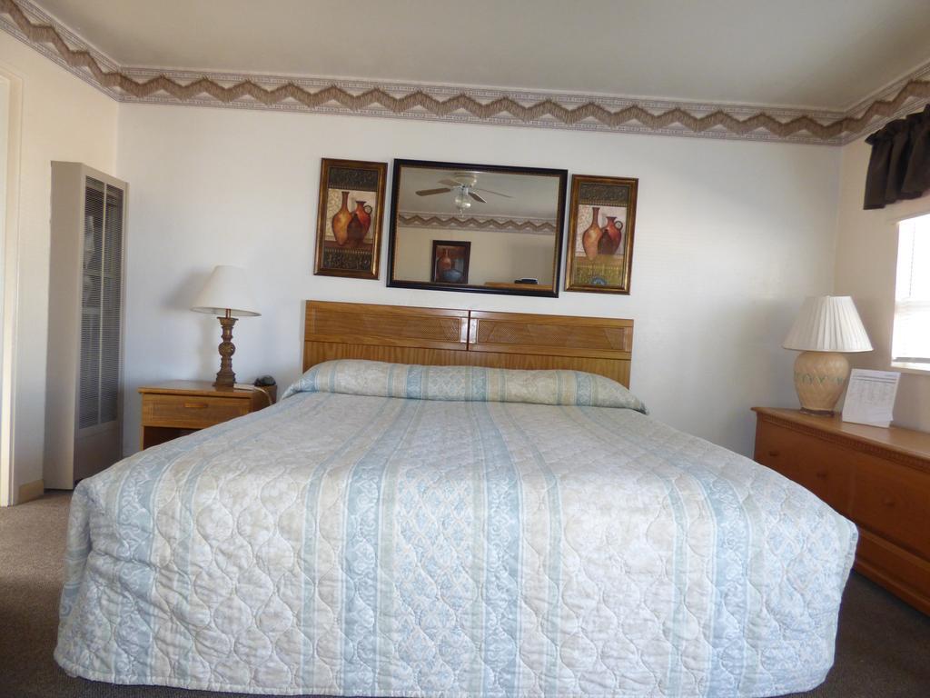 Rainbow Inn Carrizozo Bagian luar foto