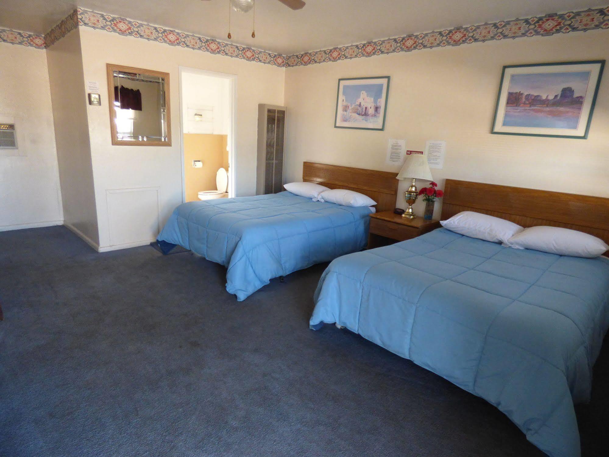 Rainbow Inn Carrizozo Bagian luar foto